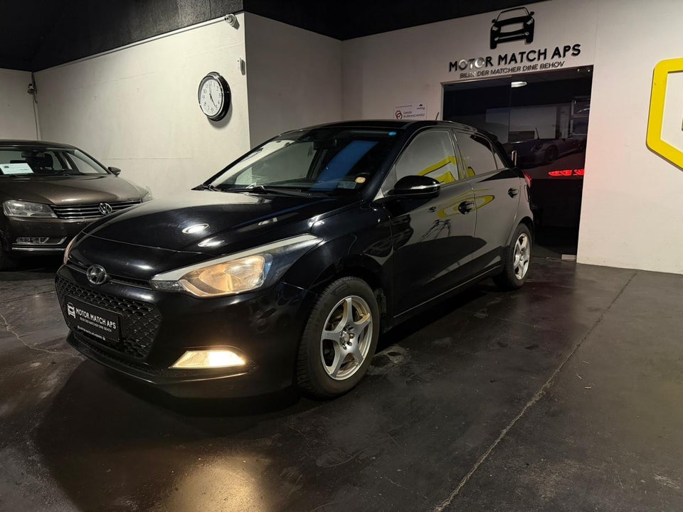 Hyundai i20 1,25 Black Life 5d