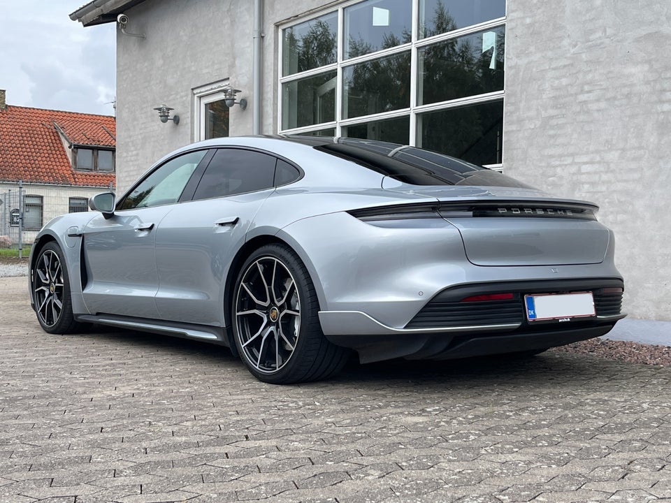 Porsche Taycan Turbo 4d