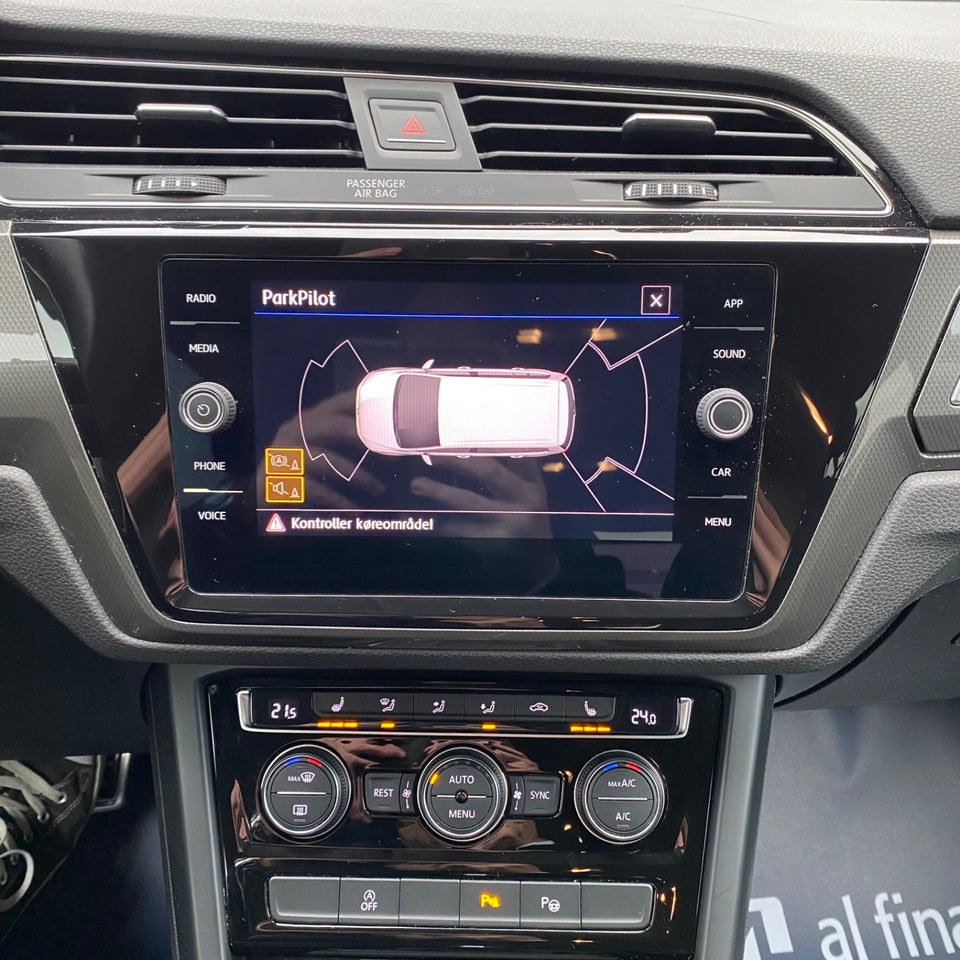 VW Touran 1,6 TDi 115 IQ.Drive DSG 7prs 5d