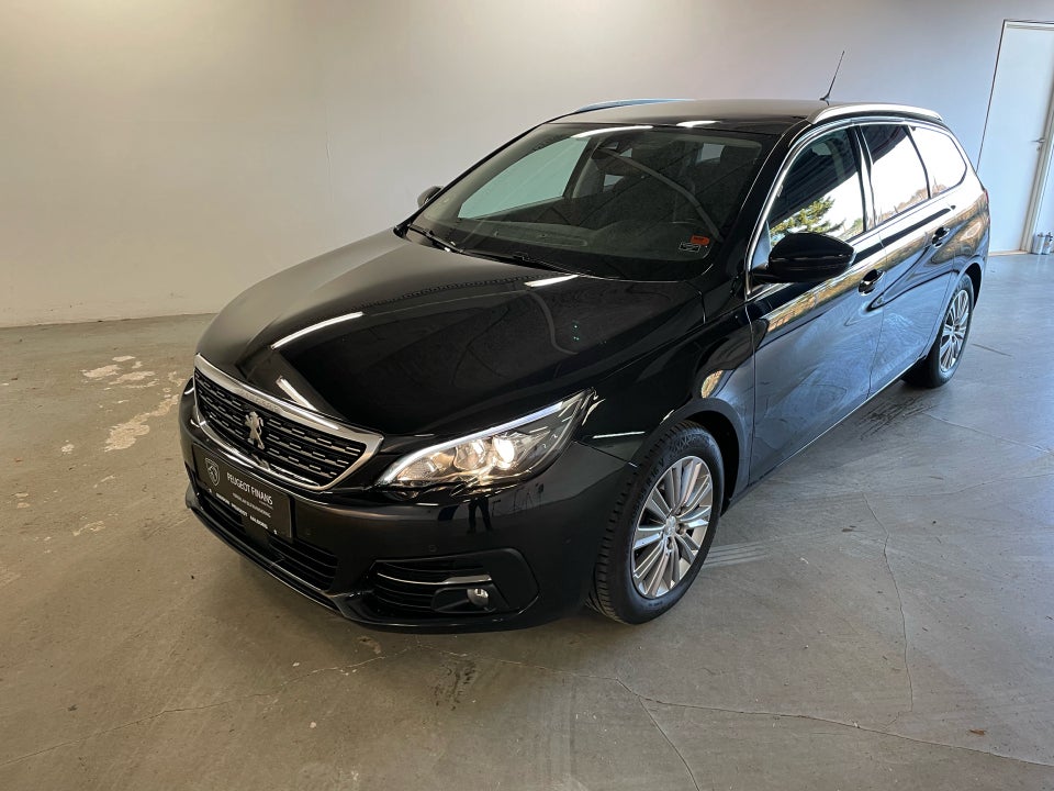 Peugeot 308 1,2 PureTech 130 Selection Sky SW 5d