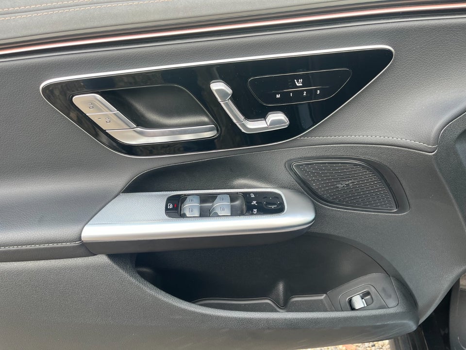 Mercedes EQE300 Electric Art 4d