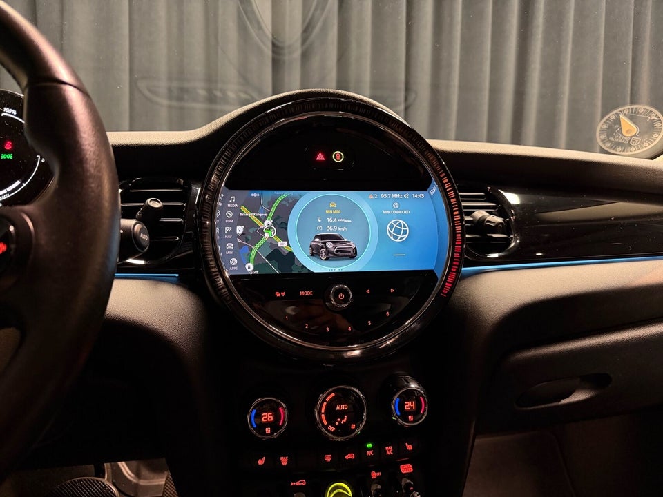 MINI Cooper SE Essential 3d