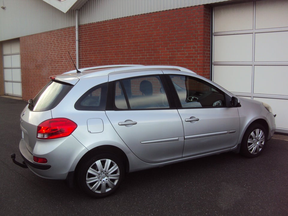 Renault Clio III 1,2 16V Expression Sport Tourer 5d