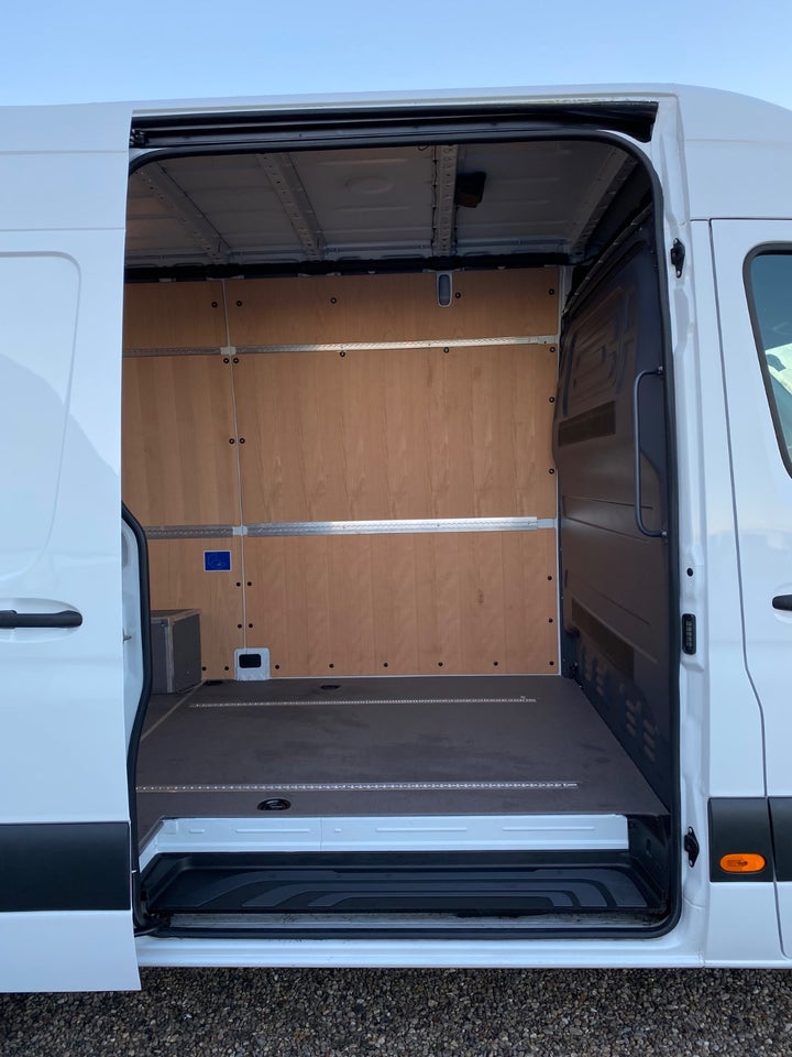 Mercedes Sprinter 317 2,0 CDi A2 Kassevogn aut. RWD