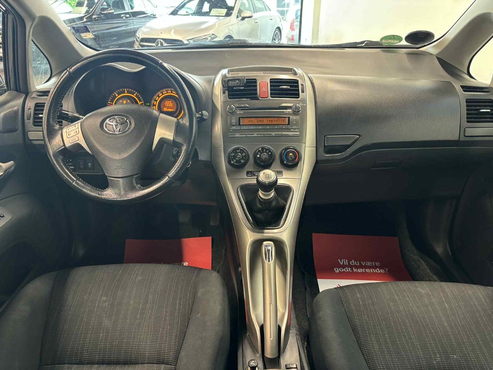 Toyota Auris 2,0 D-4D Luna 5d
