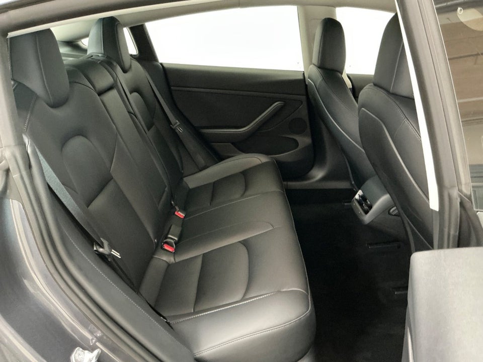 Tesla Model 3 Long Range AWD 4d