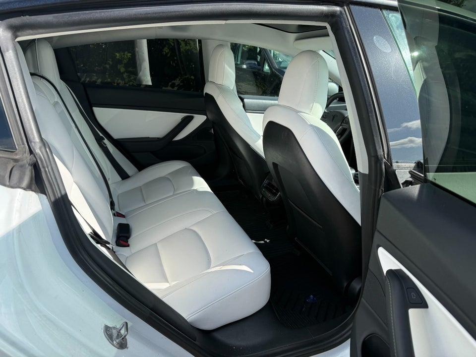 Tesla Model 3 Long Range AWD 4d