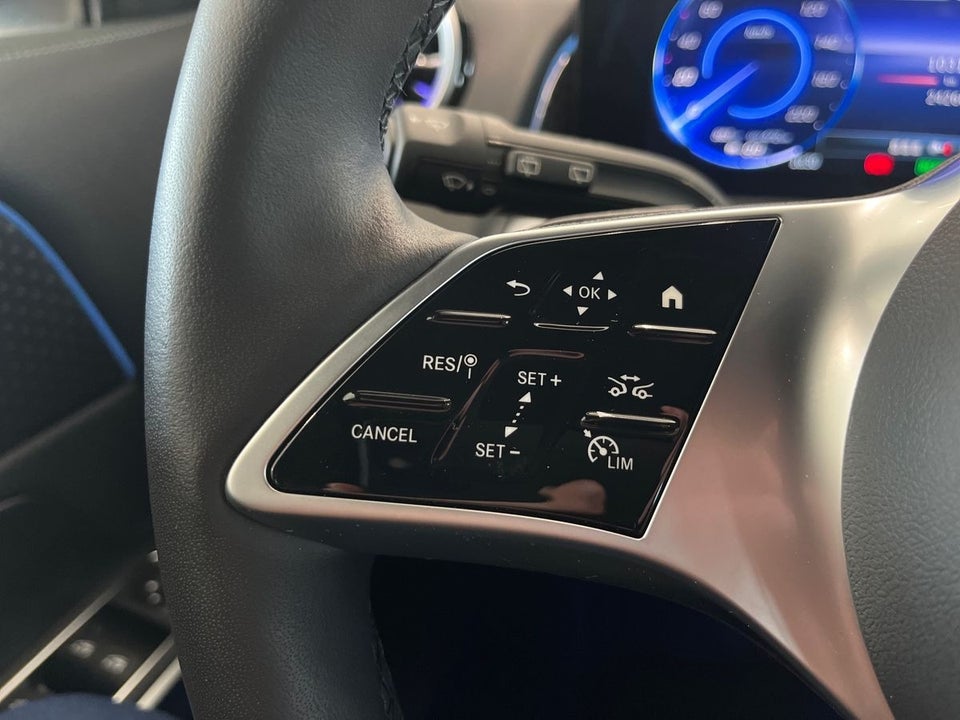 Mercedes EQB300 4Matic 5d