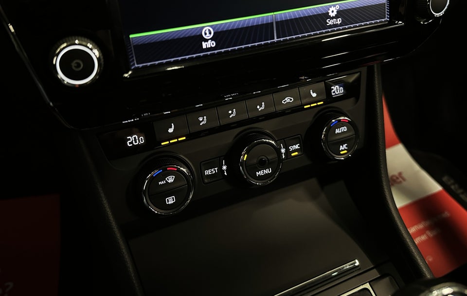 Skoda Superb 1,4 TSi 125 Active Combi 5d