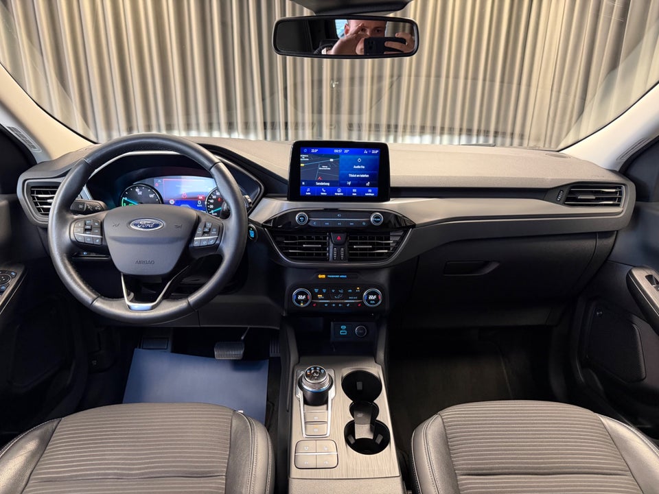 Ford Kuga 2,5 PHEV Titanium CVT 5d