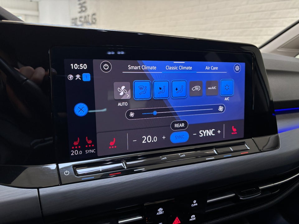 VW Golf VIII 1,5 eTSi 150 1st Edition DSG 5d