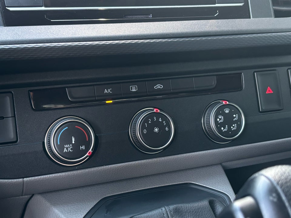 VW Transporter 2,0 TDi 150 Kassevogn DSG kort