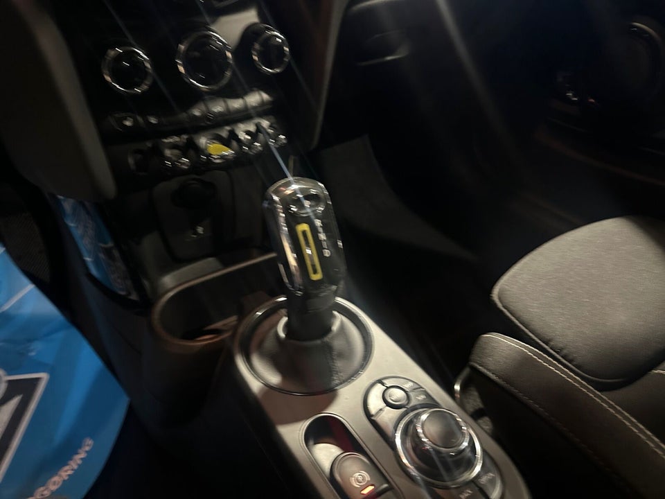 MINI Cooper SE Essential 3d