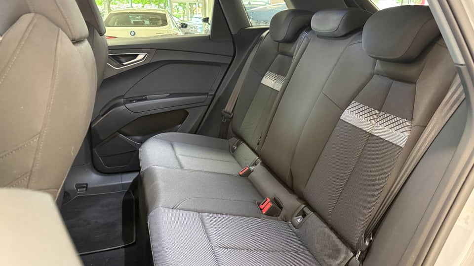 Audi Q4 e-tron 40  5d
