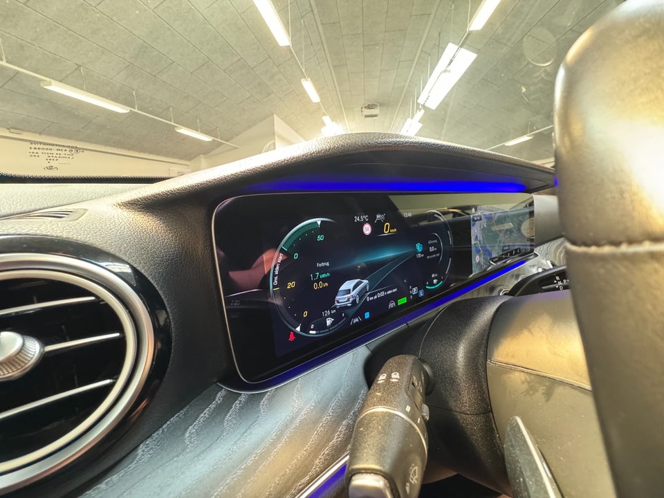 Mercedes E300 de 2,0 AMG Line stc. aut. 5d