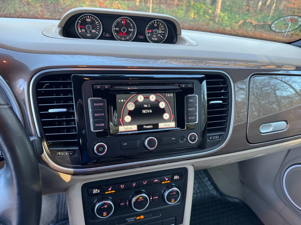 VW The Beetle 2,0 TDi 140 Design Cabriolet DSG 2d