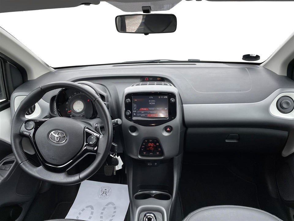 Toyota Aygo 1,0 VVT-i x-pose x-shift 5d