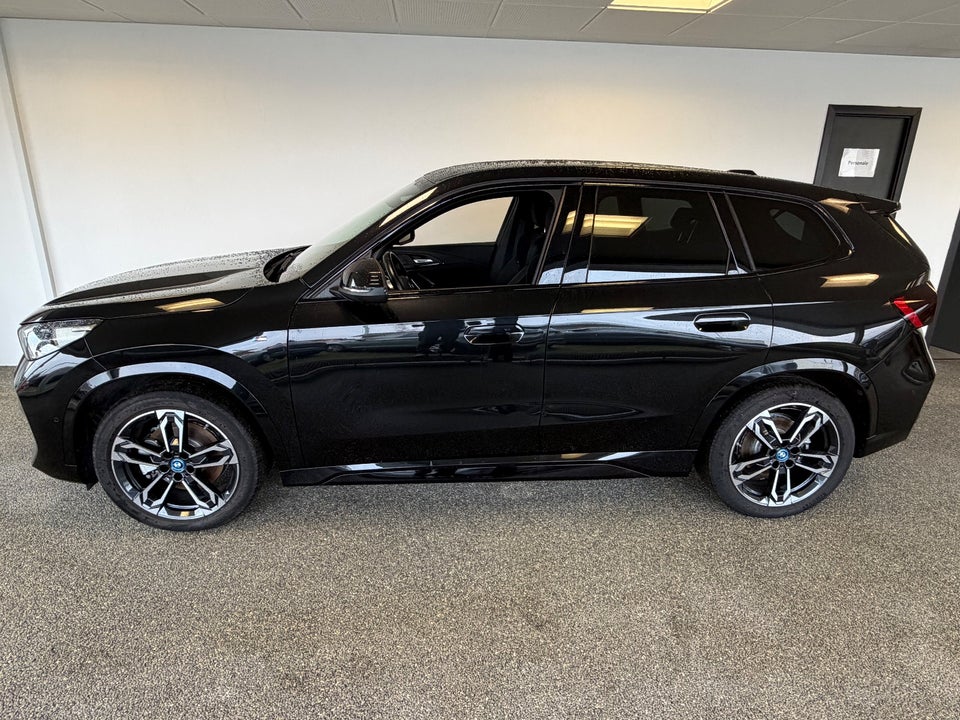 BMW iX1 xDrive30 M-Sport Premium 5d