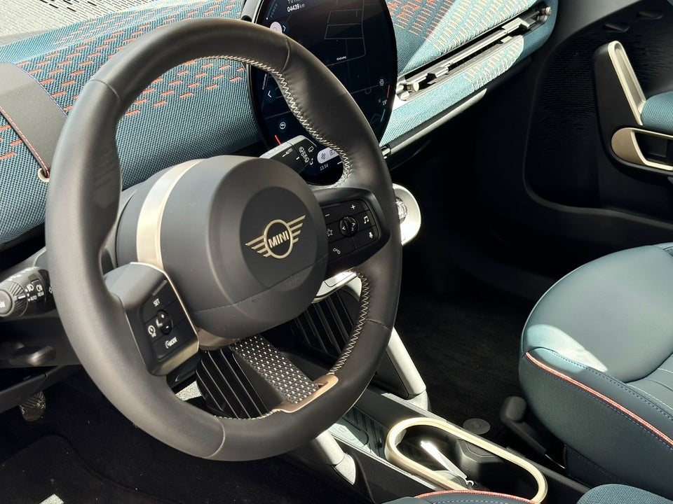 MINI Aceman E Favoured Trim L 5d