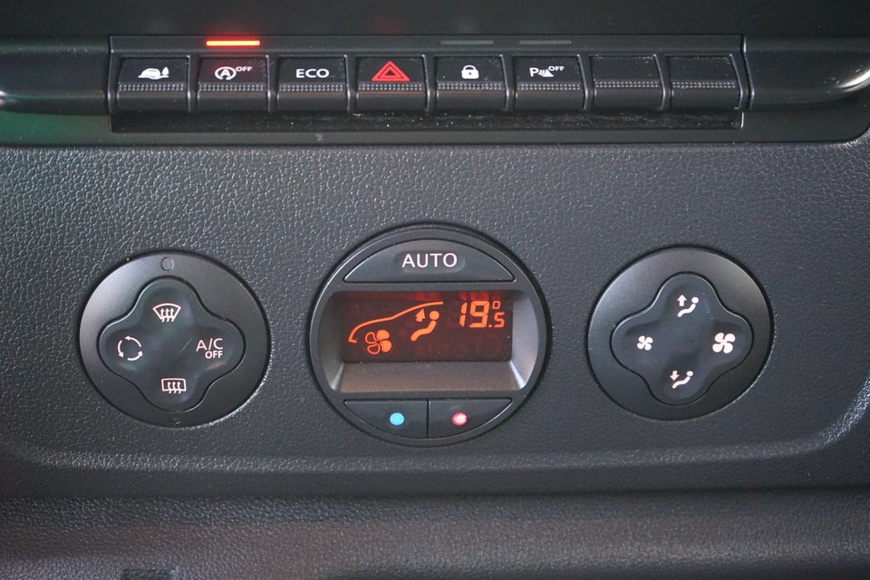 Nissan NV400 2,3 dCi 145 L3H2 Kassevogn RWD