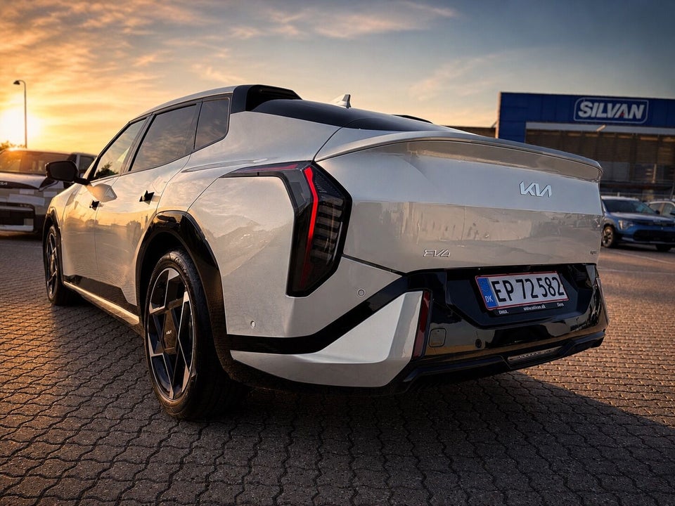 Kia EV4 81 Long Range Upgrade Fastback 4d