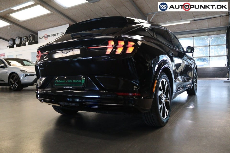 Ford Mustang Mach-E 70 Premium Standard Range AWD 5d
