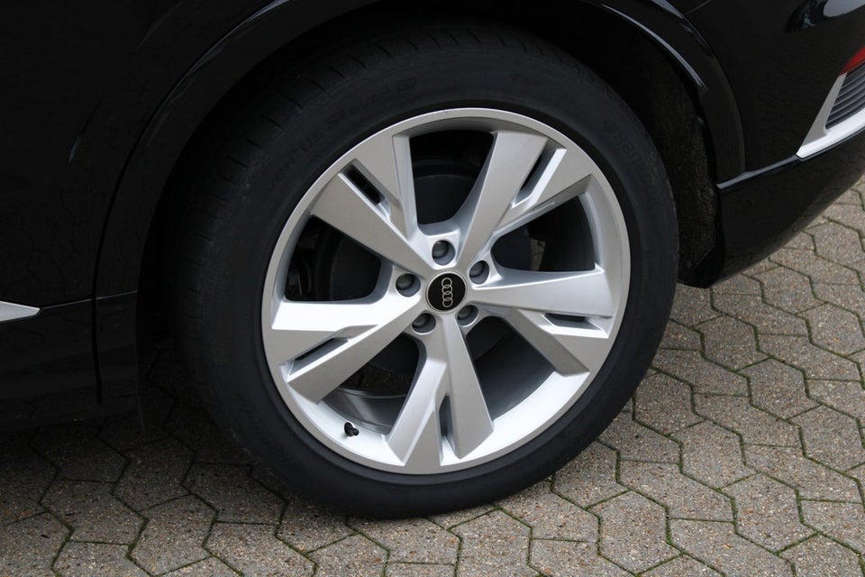 Audi Q4 e-tron 45 S-line 5d