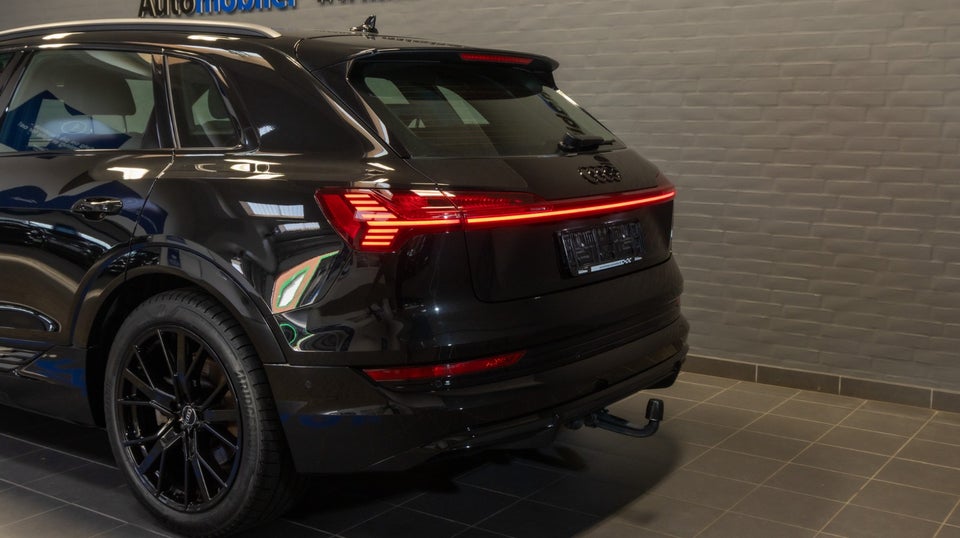 Audi e-tron 55 S-line quattro 5d