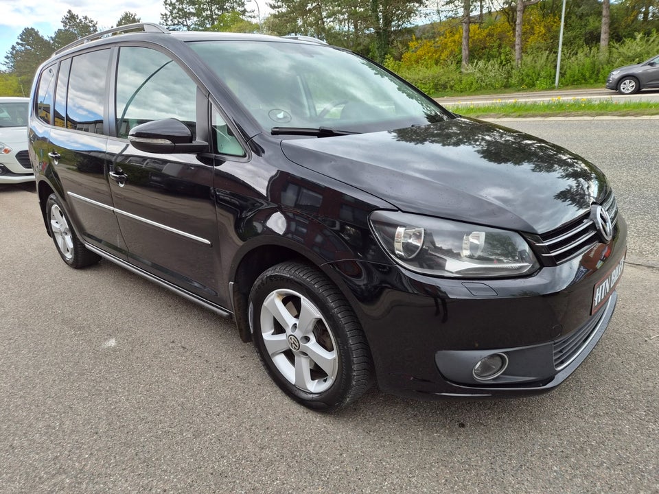 VW Touran 2,0 TDi 140 Comfortline DSG BMT 7prs 5d
