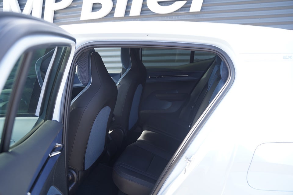 Volvo EX30 Extended Range Plus 5d