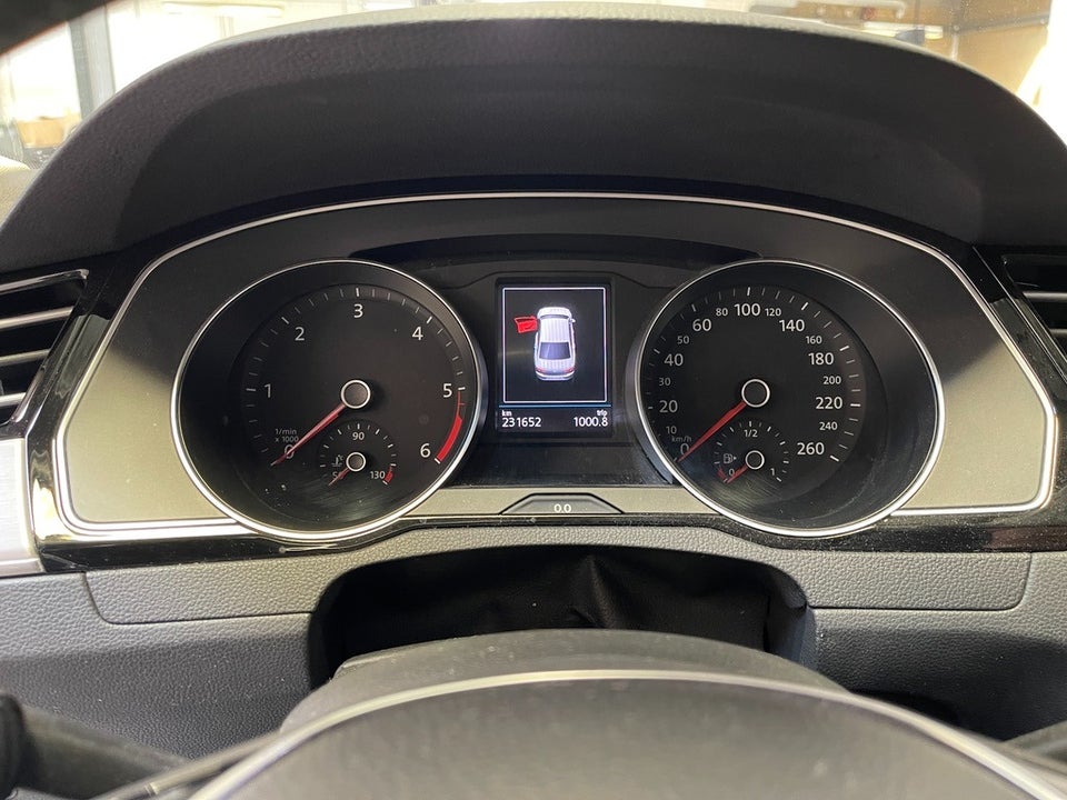 VW Passat 2,0 TDi 150 R-line DSG BMT 4d