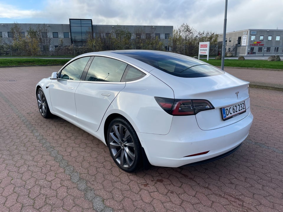 Tesla Model 3 Long Range AWD 4d