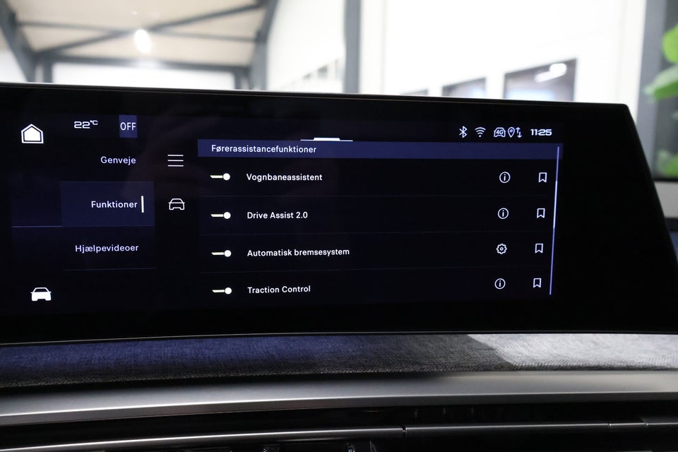 Peugeot e-3008 77 GT 5d