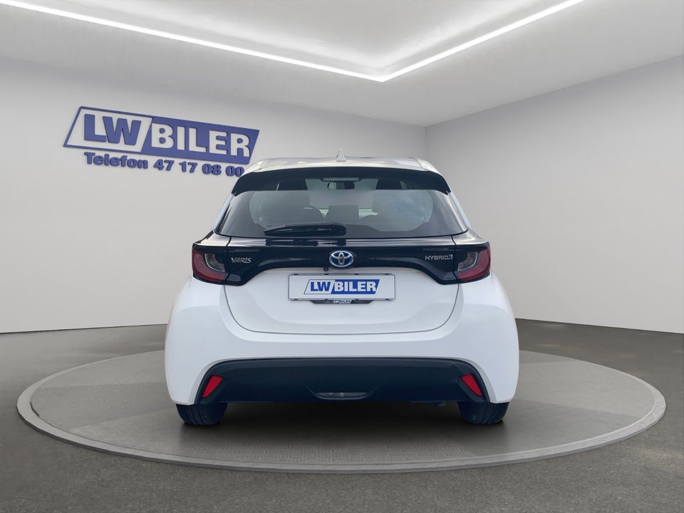 Toyota Yaris 1,5 Hybrid Essential e-CVT 5d