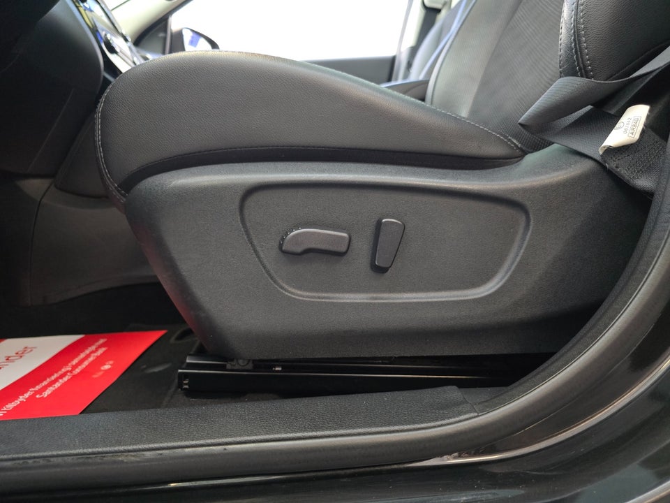 Nissan Qashqai 1,6 Dig-T 163 Tekna 5d