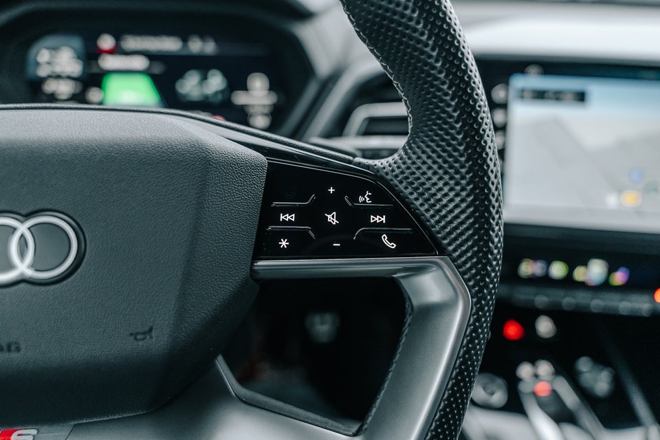 Audi Q4 e-tron 40 S-line Sportback 5d