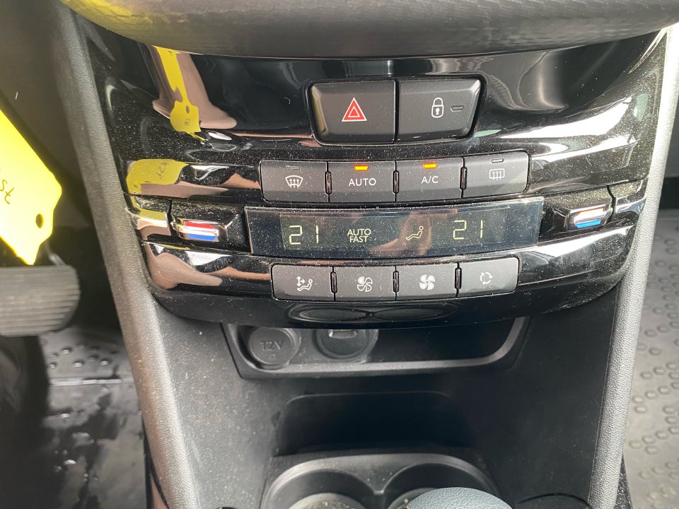 Peugeot 2008 1,2 PureTech 110 Allure EAT6 5d