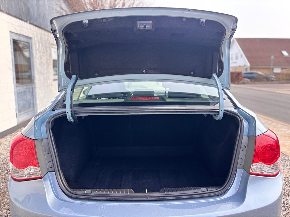 Chevrolet Cruze 2,0 VCDi 163 LS 4d