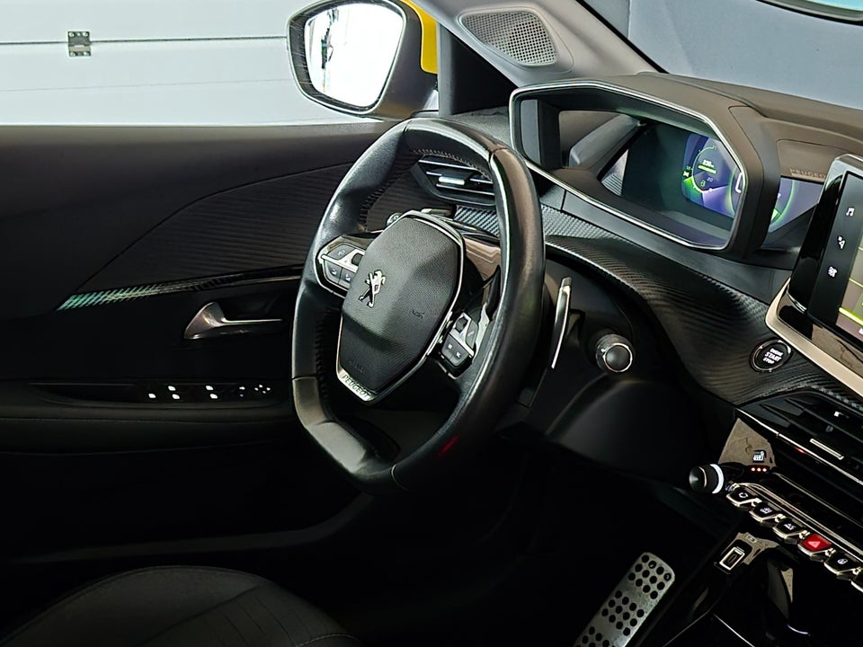 Peugeot 208 1,2 PureTech 100 Allure EAT8 5d