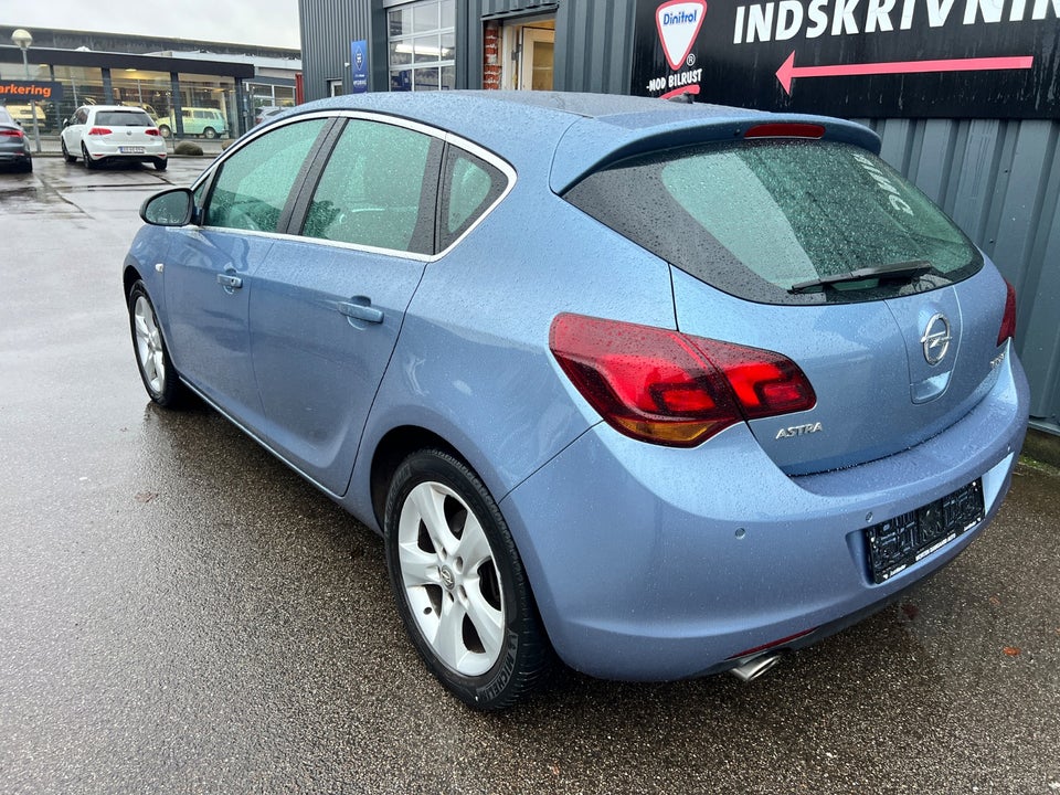 Opel Astra 1,6 T 180 Sport aut. 5d