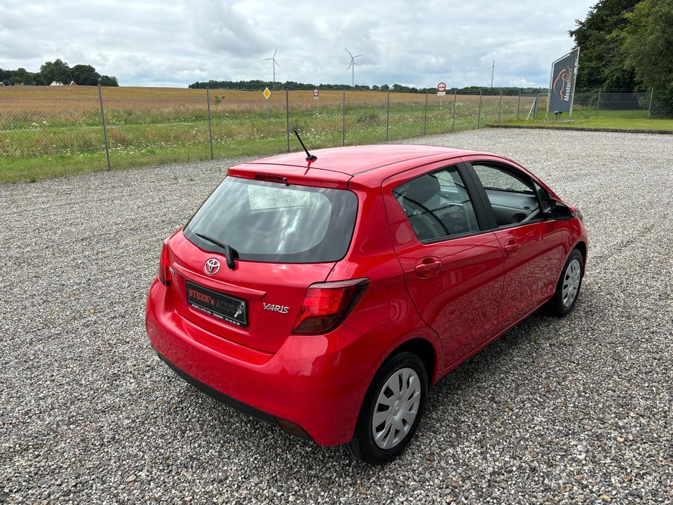 Toyota Yaris 1,0 VVT-i T2 5d