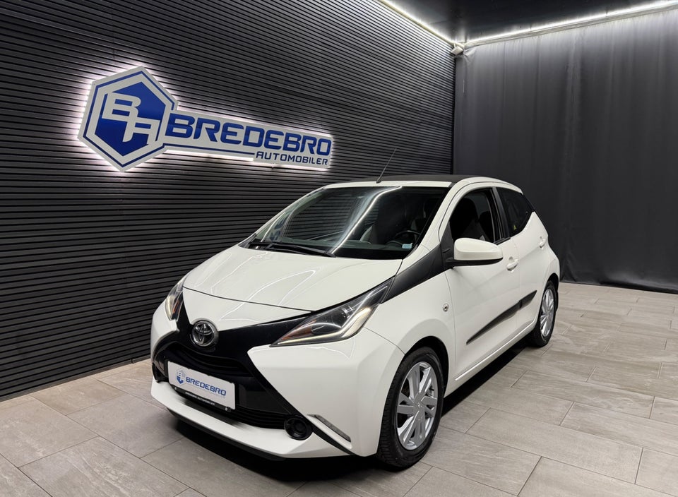 Toyota Aygo 1,0 VVT-i x-wave Sky 5d