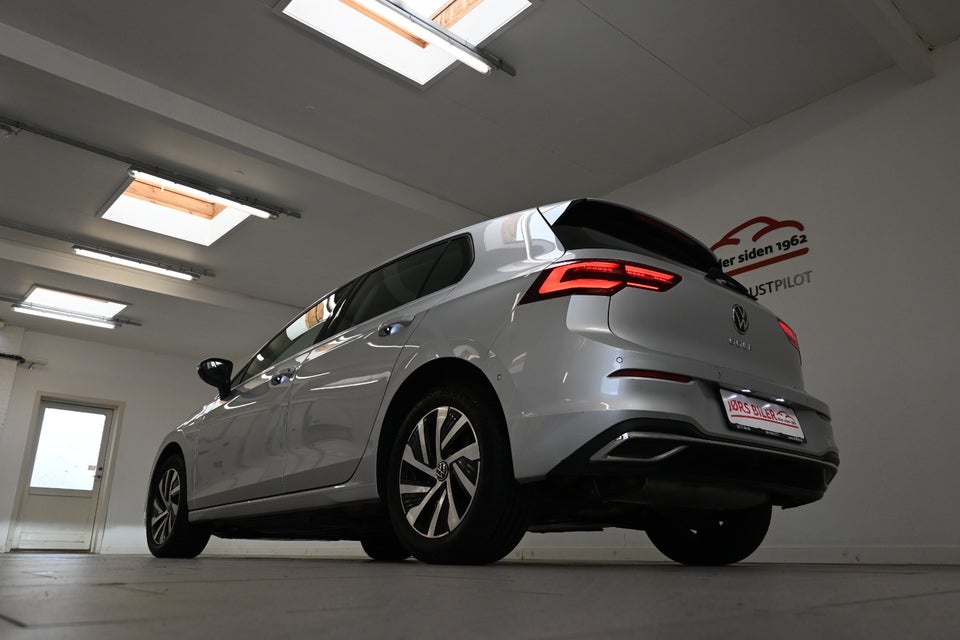 VW Golf VIII 1,4 eHybrid DSG 5d