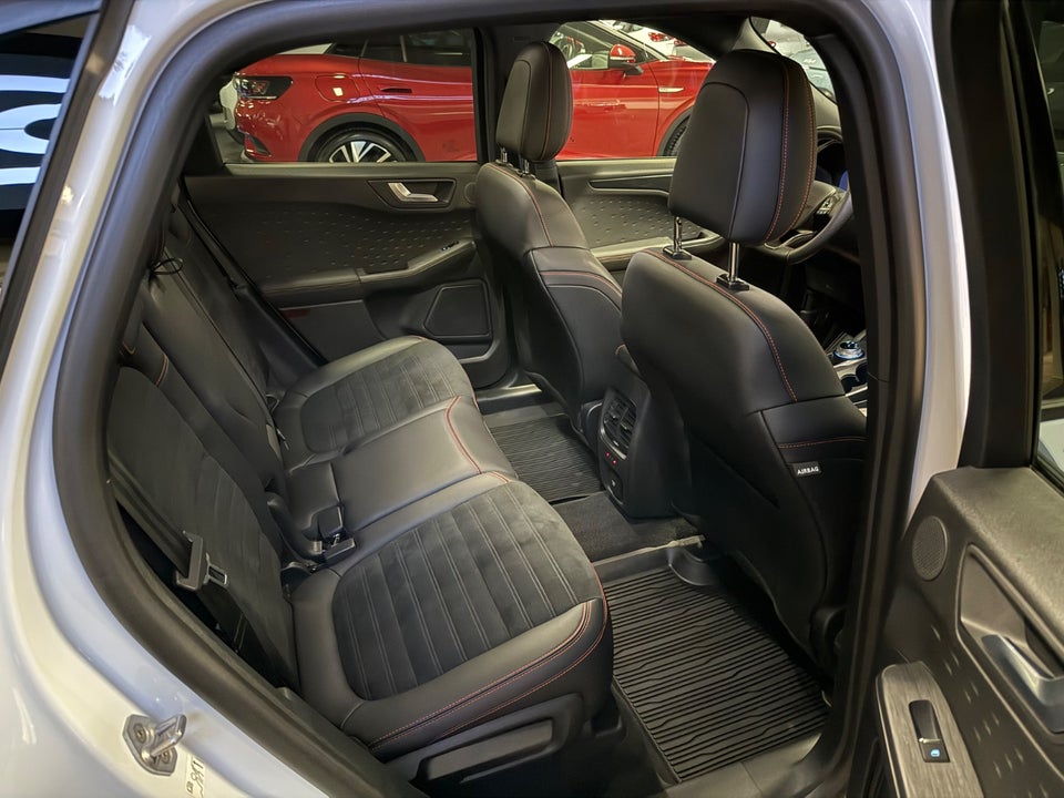 Ford Kuga 2,5 PHEV ST-Line X CVT 5d