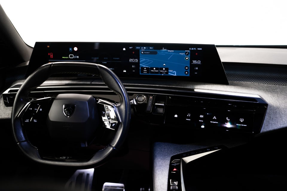 Peugeot e-3008 77 GT 5d