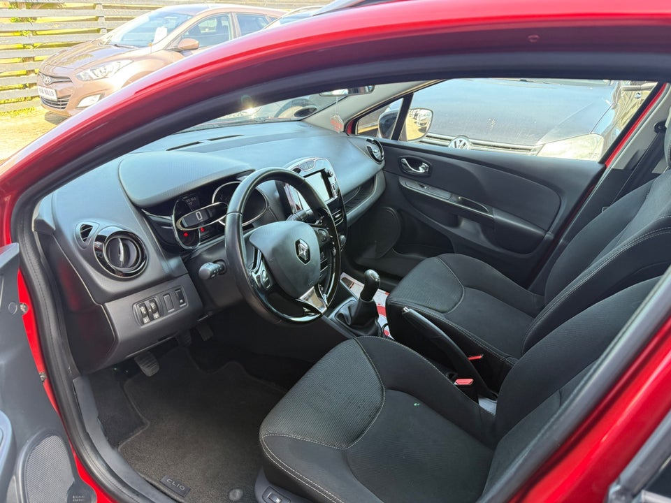 Renault Clio IV 0,9 TCe 90 Expression Sport Tourer 5d