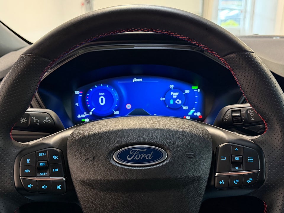 Ford Kuga 2,5 PHEV ST-Line X CVT 5d
