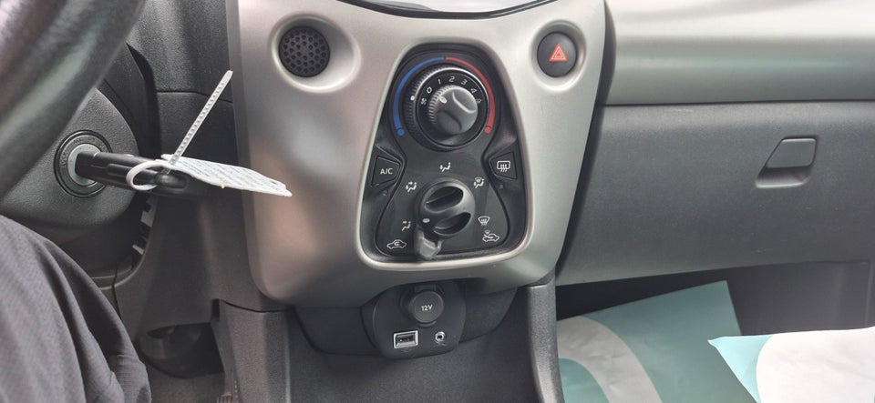 Toyota Aygo 1,0 VVT-i x-black II 5d