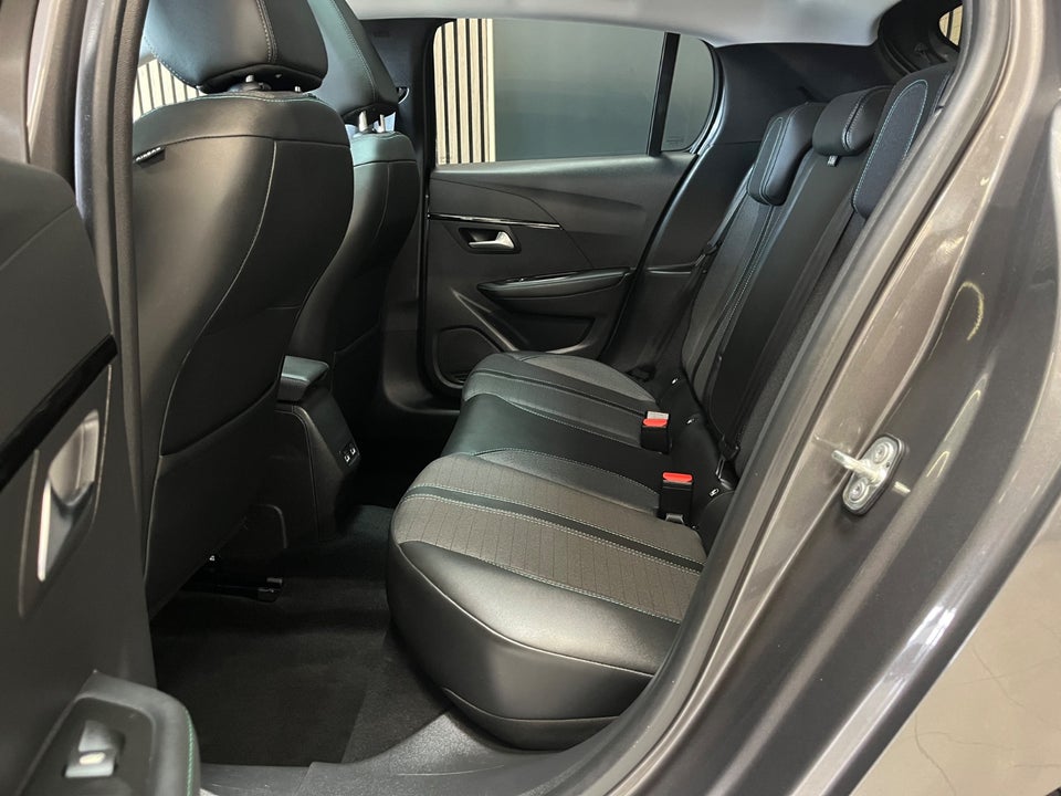 Peugeot 208 1,2 PureTech 100 Allure 5d