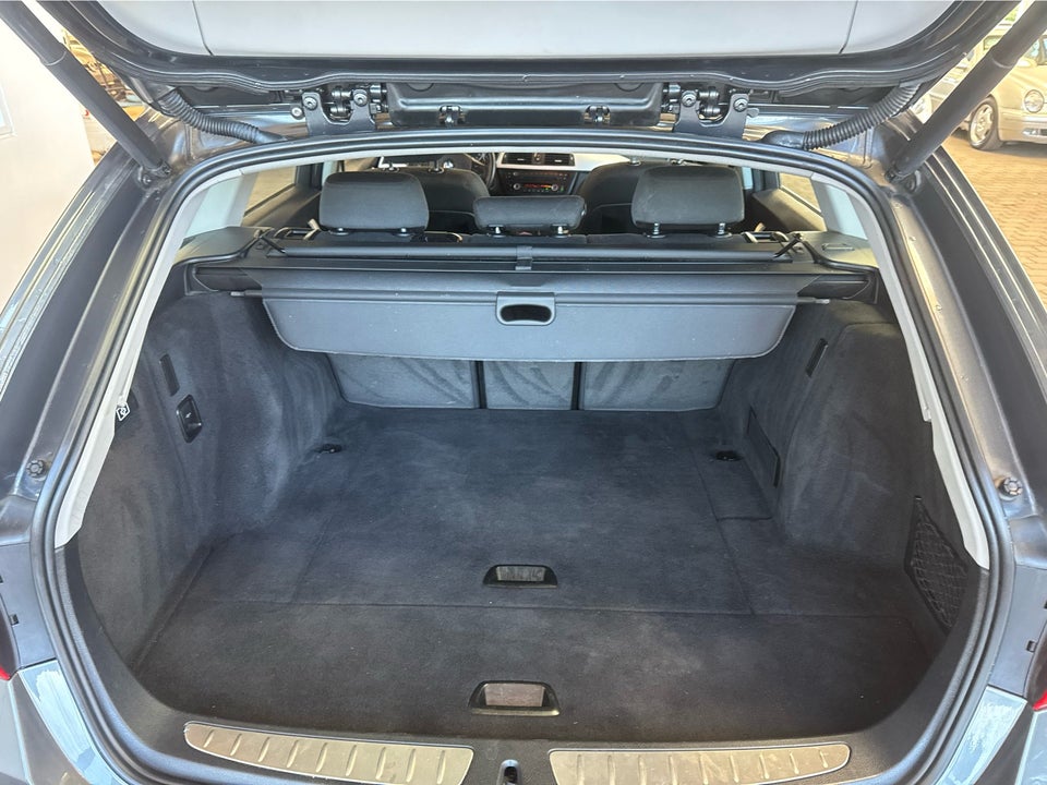 BMW 320d 2,0 Touring 5d